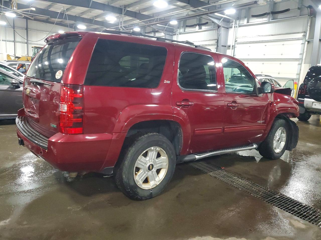 2010 Chevrolet Tahoe VIN 1GNUKBE08AR188657 photo 3