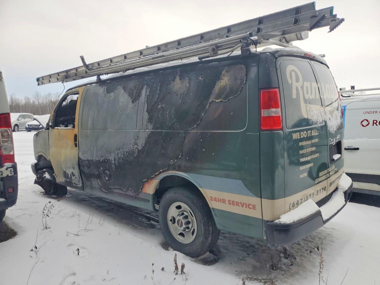 2023 GMC Savana VIN 1GTW7AFP8P1253149 photo 2