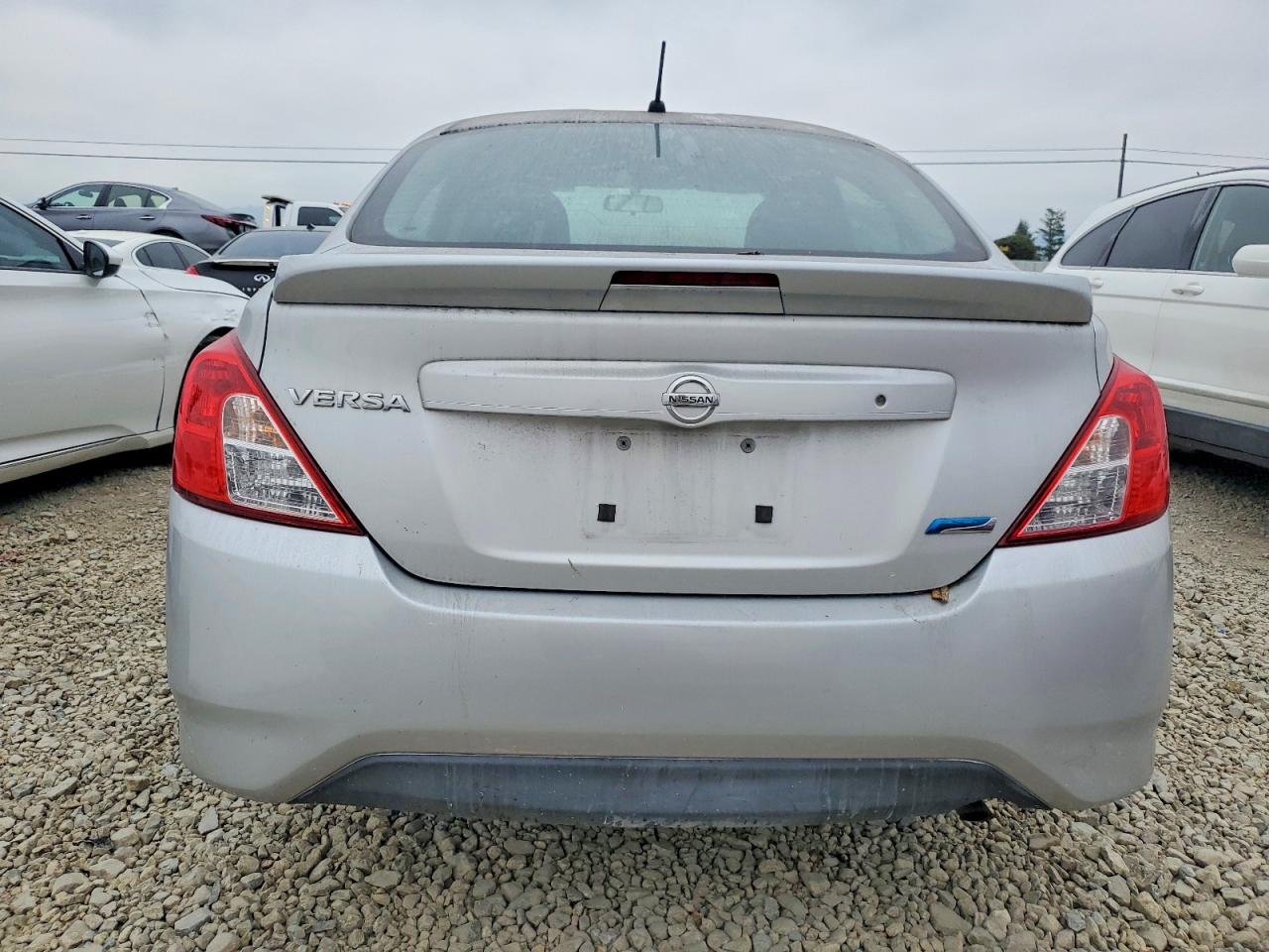 2015 NISS Versa VIN 3N1CN7AP8FL815757 photo 6