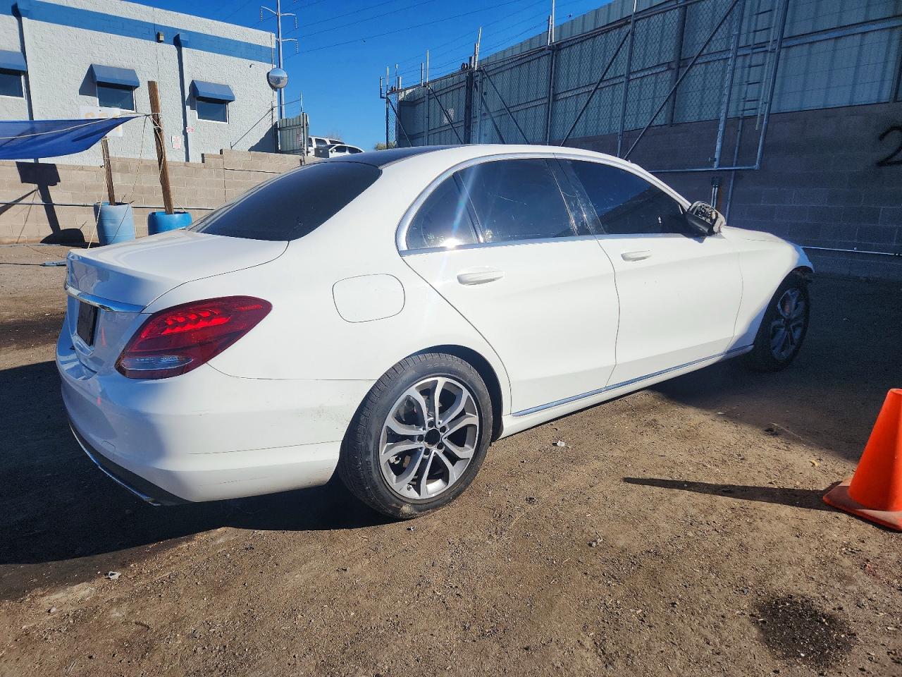 2018 Mercedes-Benz C class VIN WDDWF4JB5JR421392 photo 3