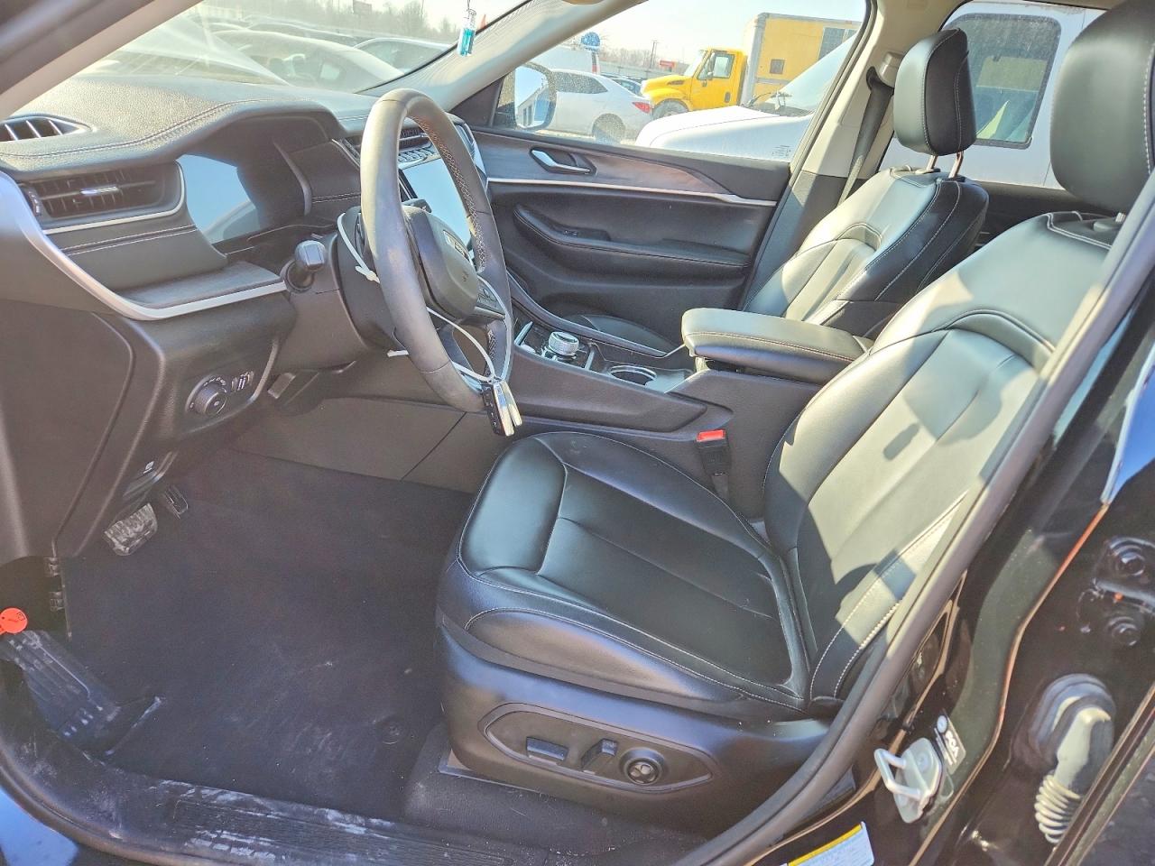 2024 Jeep Grand cher VIN 1C4RJHBG2RC683828 photo 7