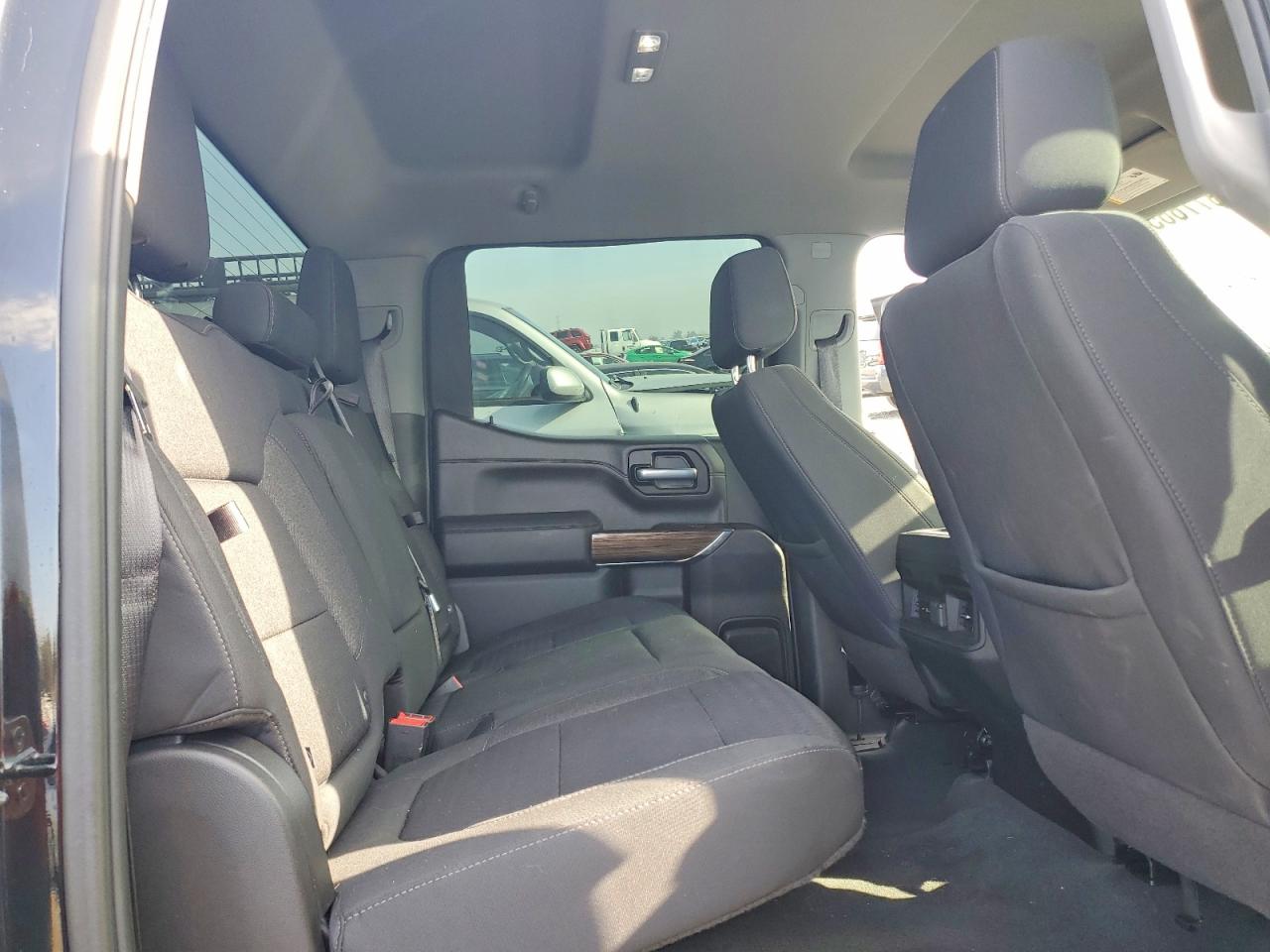 2022 Chevrolet All models VIN 1GCUYEEL1NZ207090 photo 10