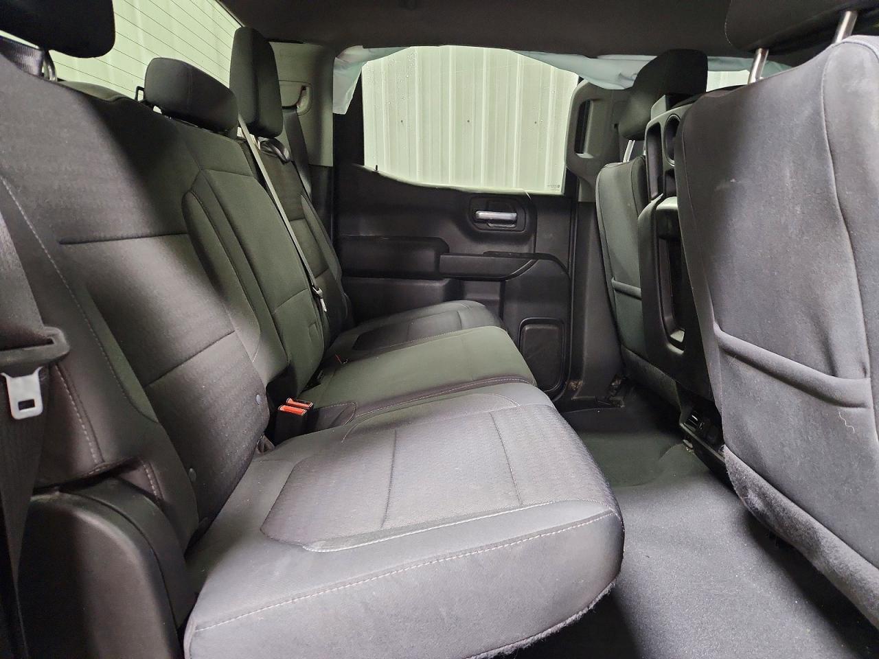 2022 Chev Silverado VIN 1GCUYDEDXNZ153517 photo 10