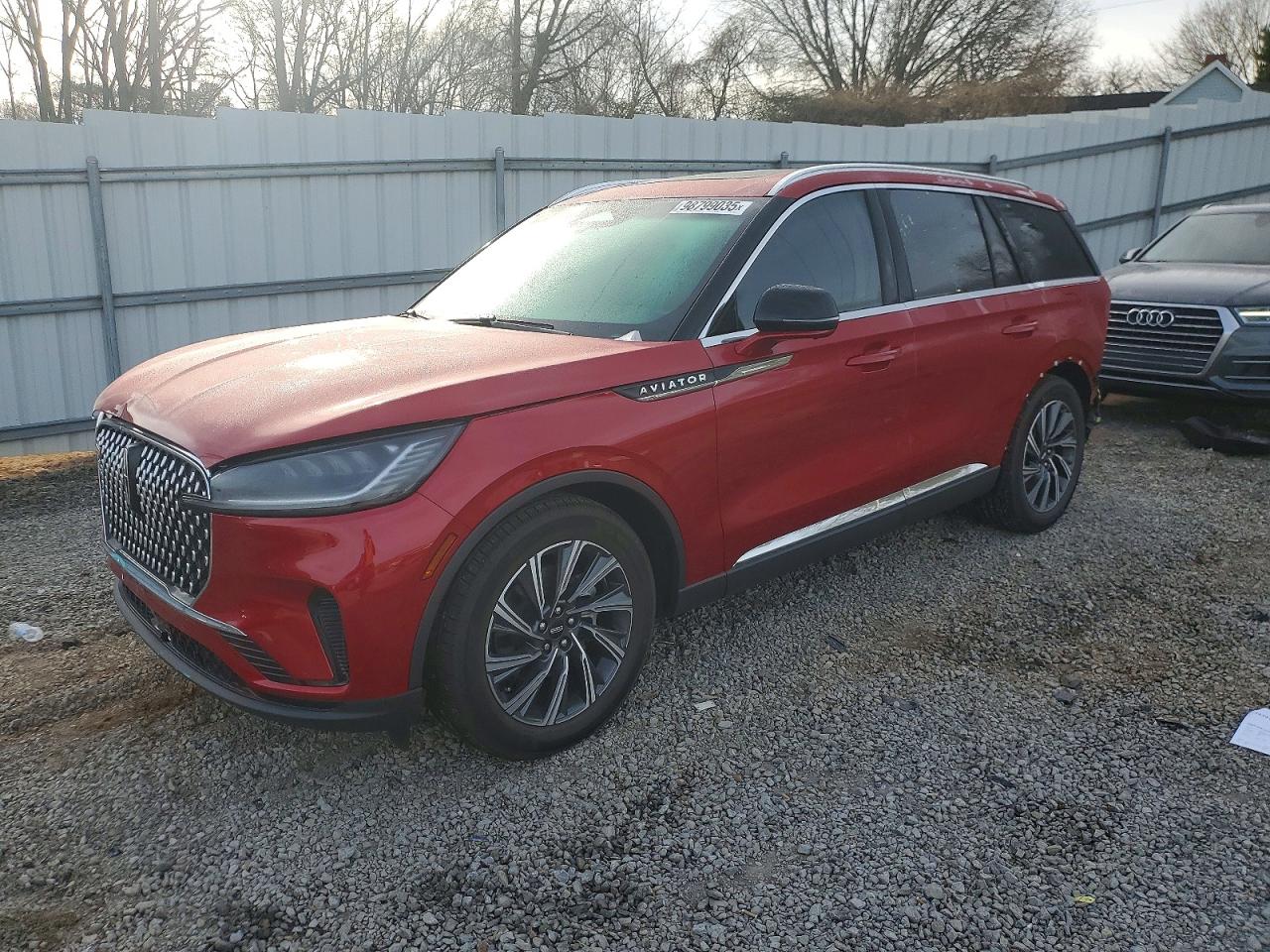 2025 Lincoln Aviator VIN 5LM5J6WC7SGL31409 photo 1