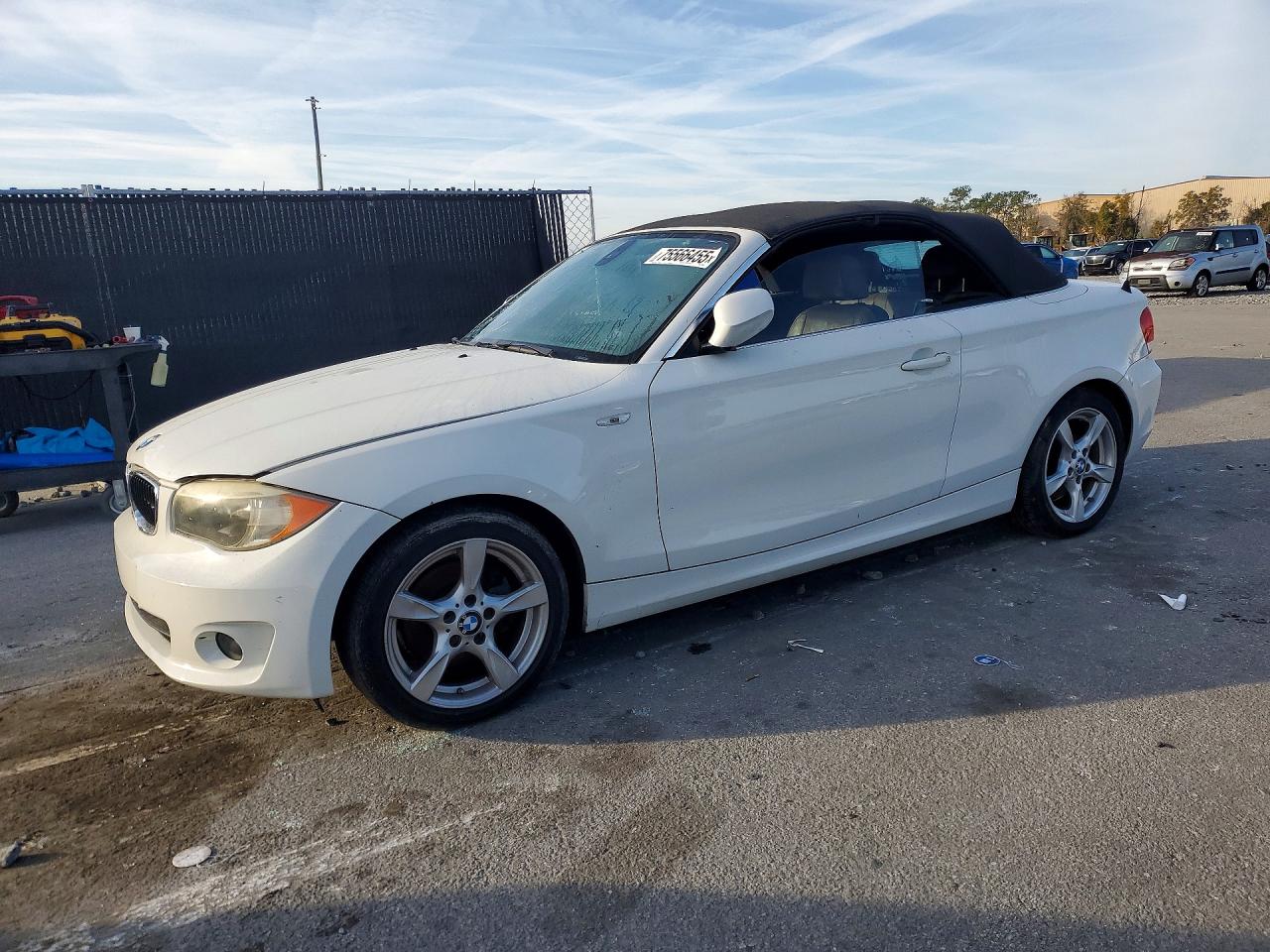 2013 BMW 1 series VIN WBAUL7C57DVM83825 photo 1