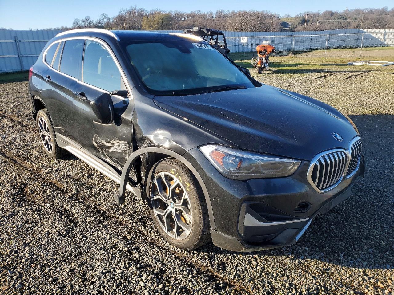 2021 BMW X1 VIN WBXJG9C01M5T58347 photo 4