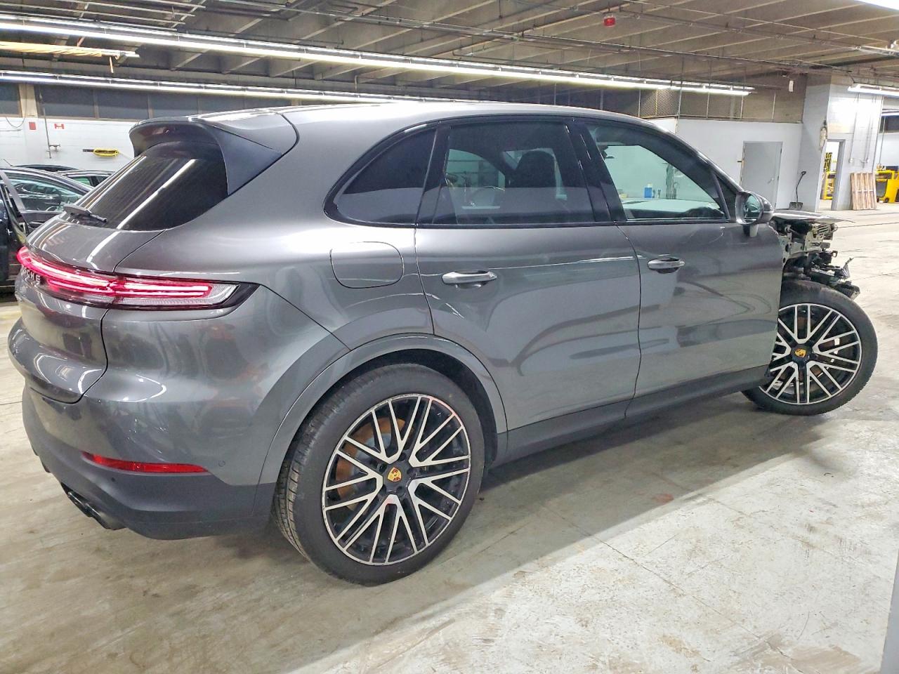 2024 PORSCHE Cayenne VIN WP1AA2AY1RDA14527 photo 3
