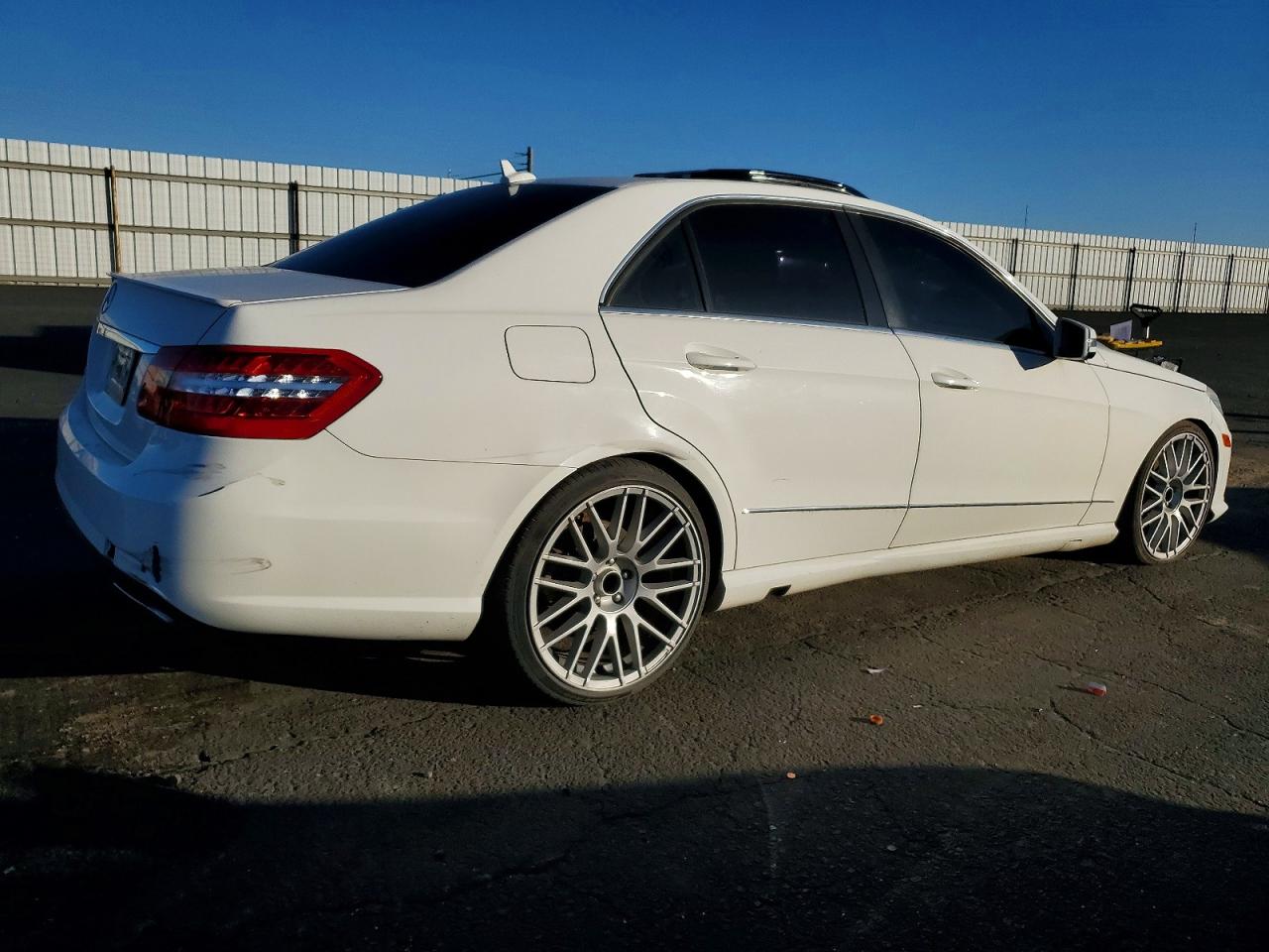 2013 Mercedes-Benz E-class VIN WDDHF5KB1DA665363 photo 3