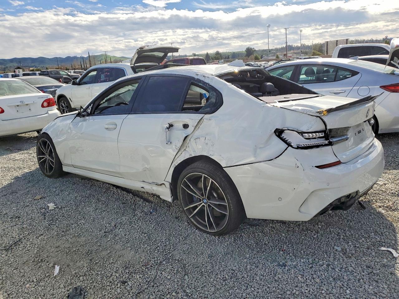 2021 BMW M3 VIN 3MW5U7J03M8B57922 photo 2