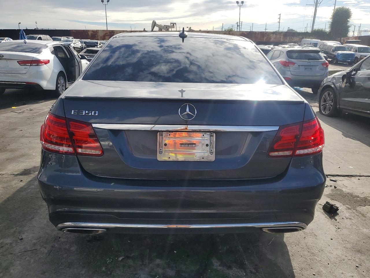 2015 Mercedes-Benz E-class VIN WDDHF5KB0FB091352 photo 6