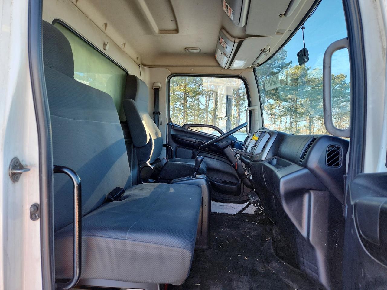 2017 HINO All models VIN 5PVNJ8JT6H4S57811 photo 5