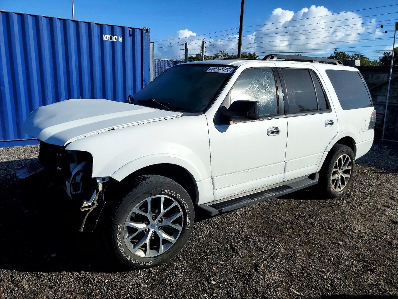 2015 Ford Expedition VIN 1FMJU1HT1FEF18896 photo 1
