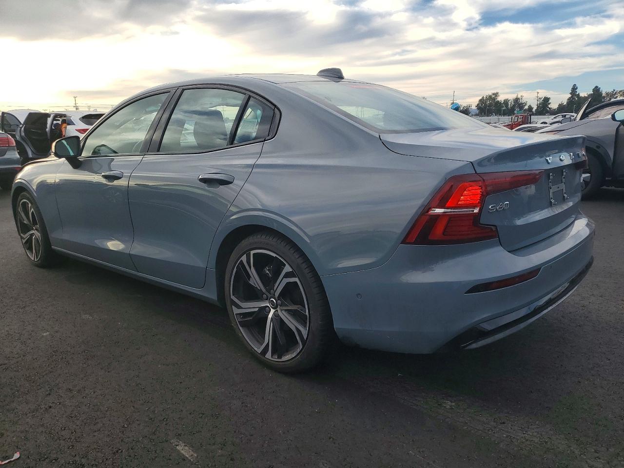 2024 Volvo S60 plus VIN 7JRL12TL8RG327134 photo 2