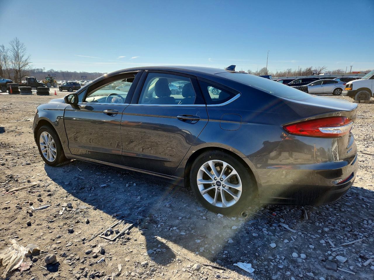 2019 Ford Fusion VIN 3FA6P0HD7KR172225 photo 2