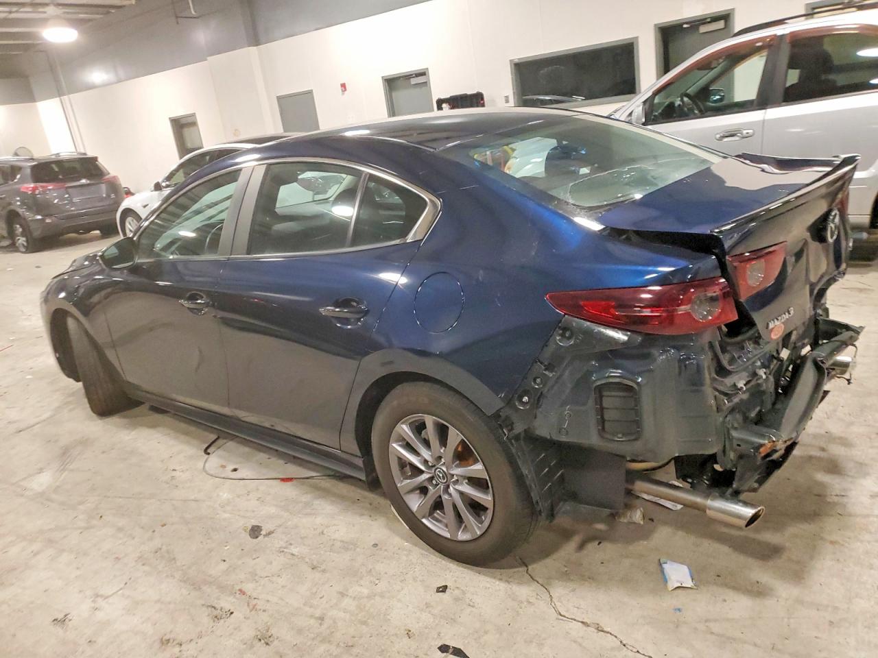 2021 Mazda 3 VIN 3MZBPAAL3MM201460 photo 2