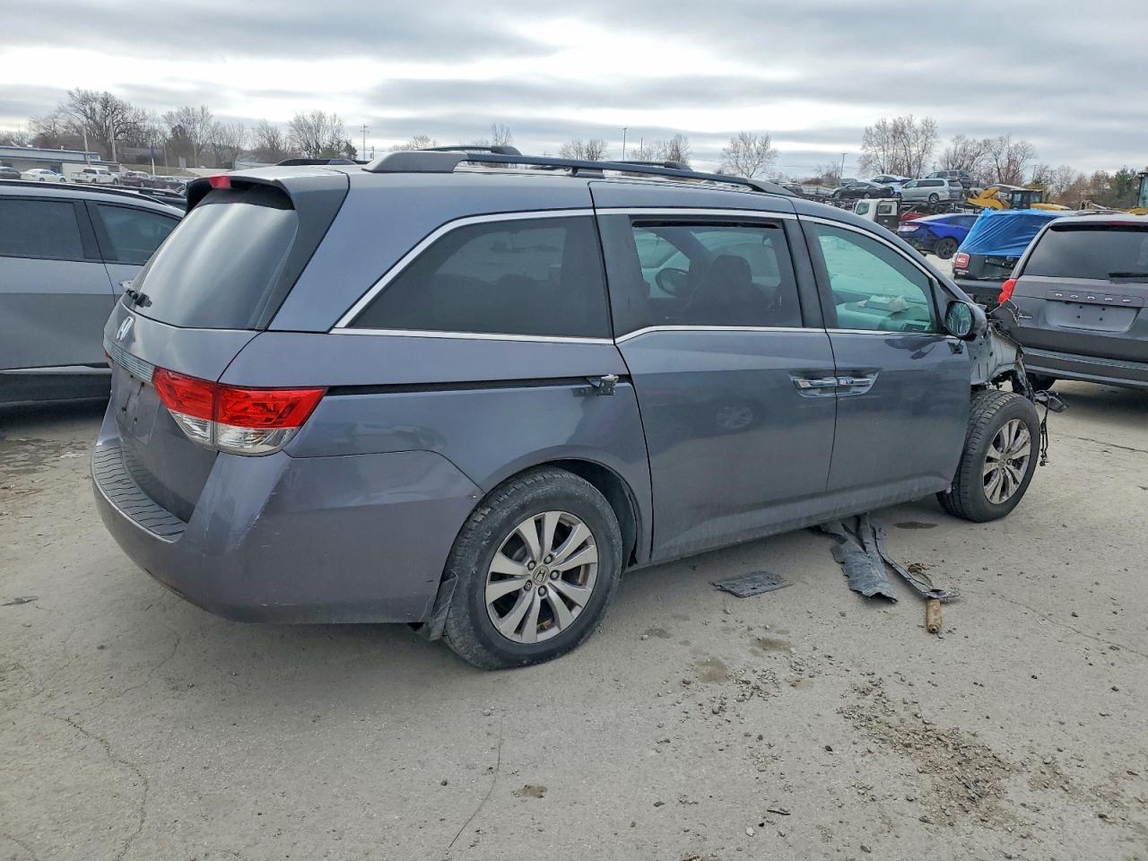 2014 Honda All models VIN 5FNRL5H6XEB104590 photo 3