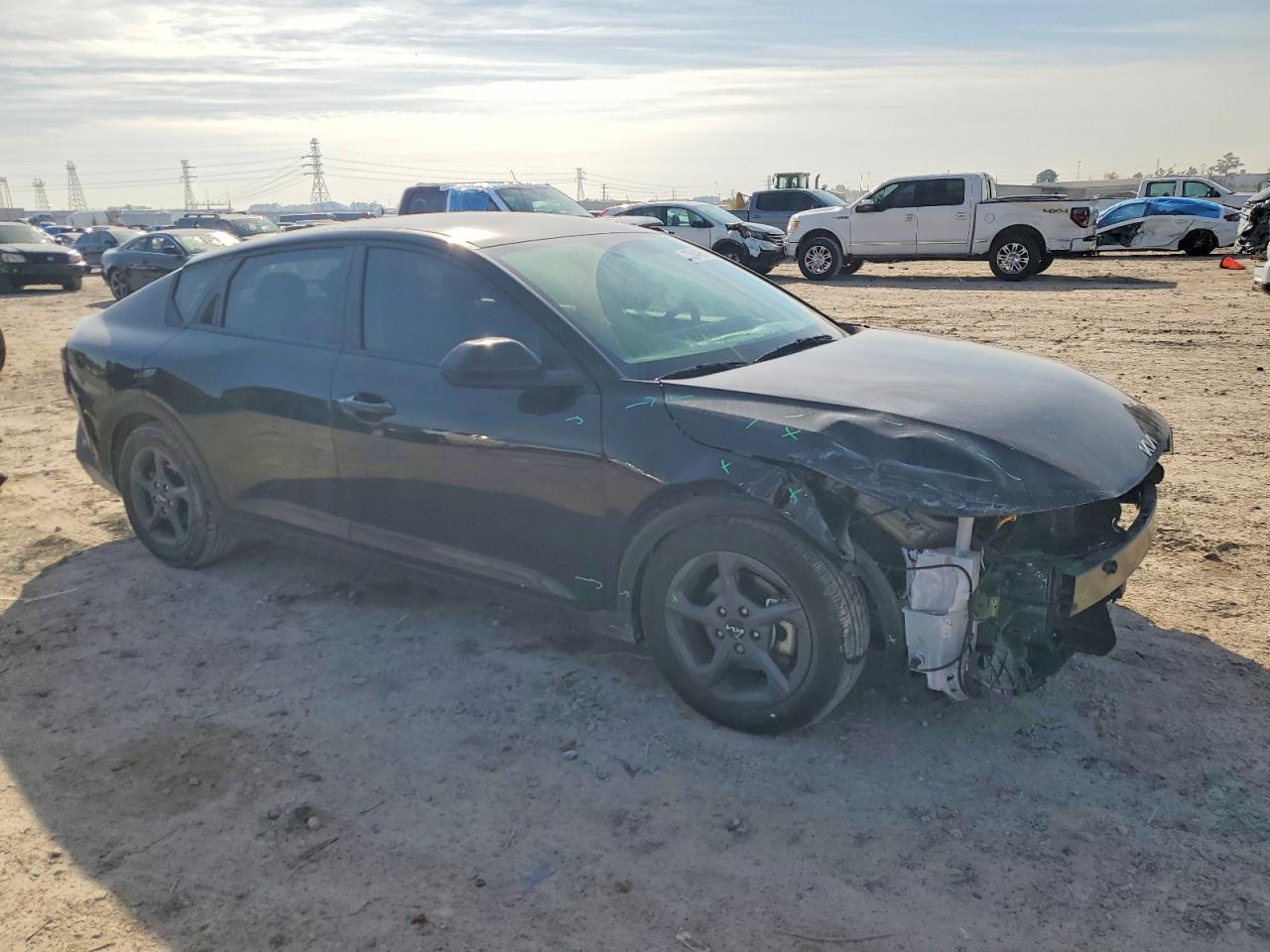 2025 Kia K4 lx VIN 3KPFT4DE1SE086668 photo 4
