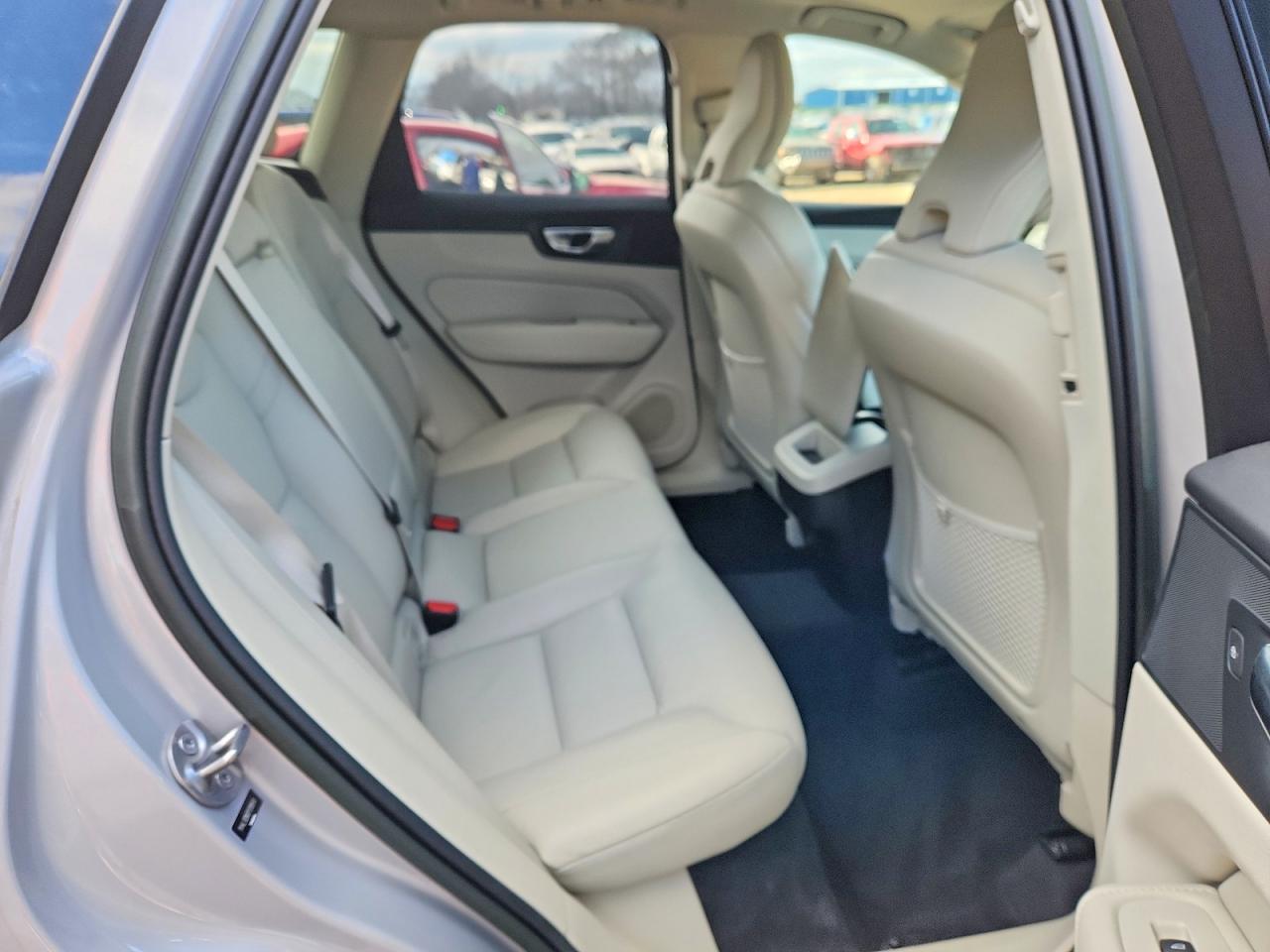 2023 Volvo Xc60 plus VIN YV4L12DN3P1319549 photo 11