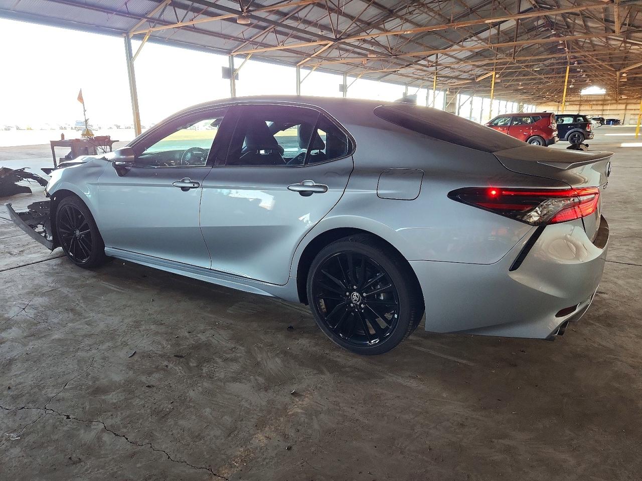 2022 Toyota Camry sola VIN 4T1K31AKXNU039972 photo 2