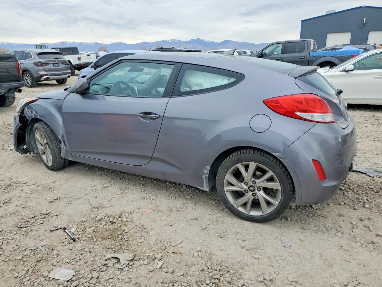 2016 HYUNDAI Veloster VIN KMHTC6ADXGU253706 photo 2