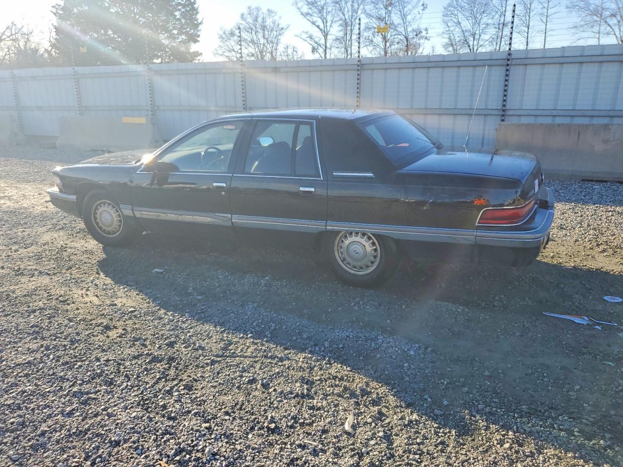 1995 Buick Roadmaster VIN 1G4BN52P9SR412879 photo 2