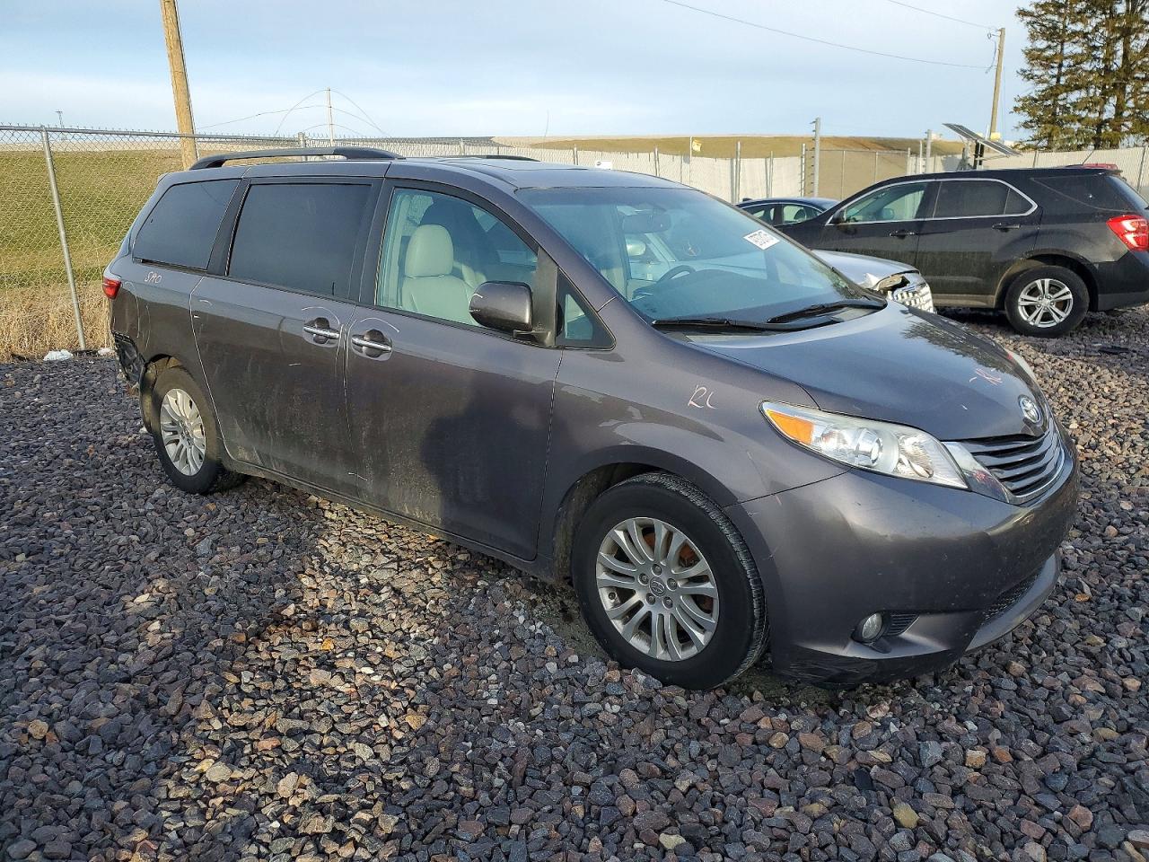 2015 Toyota All models VIN 5TDYK3DC7FS680021 photo 4