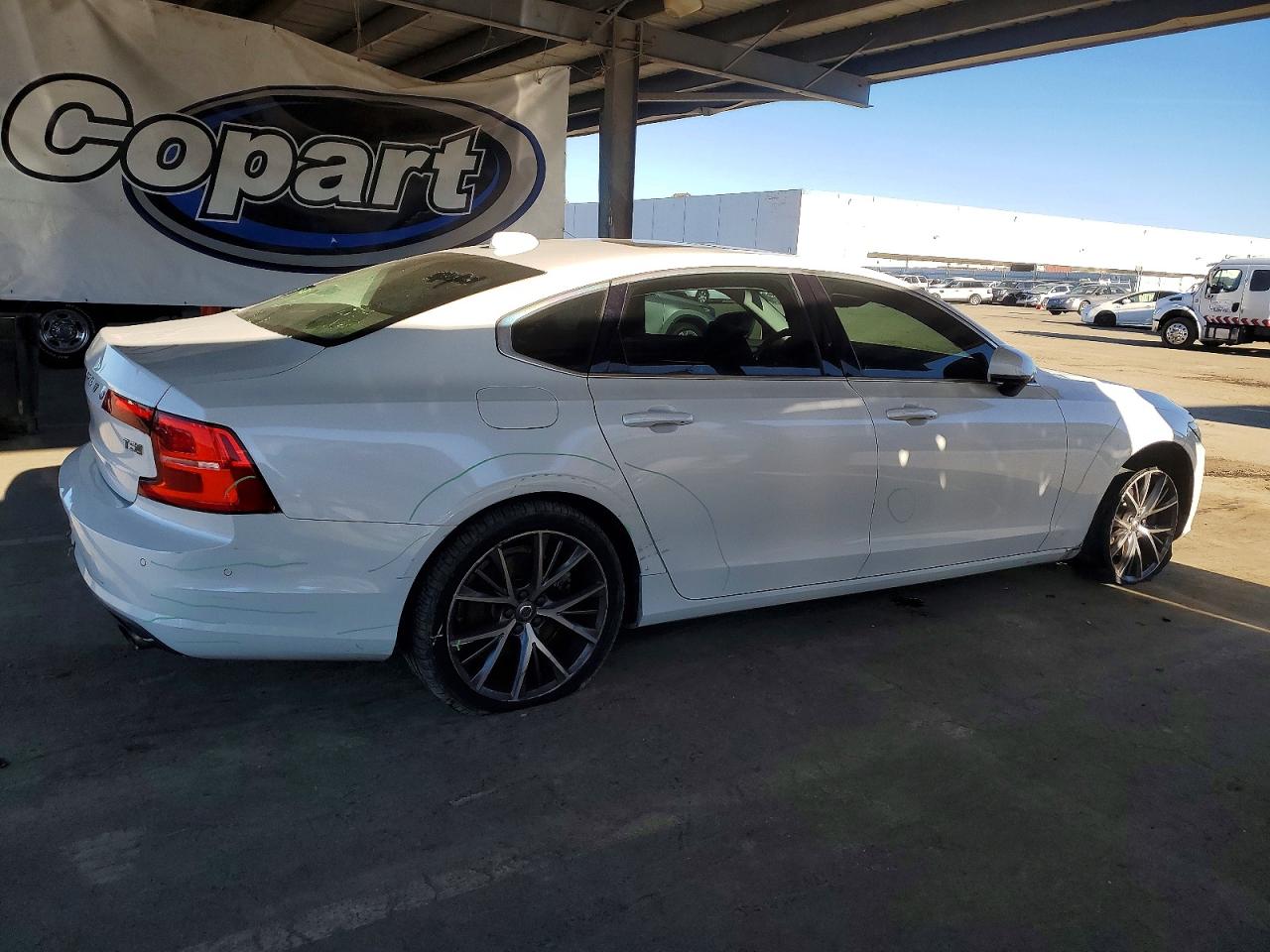 2018 Volvo S90 VIN LVY982MK0JP006759 photo 3