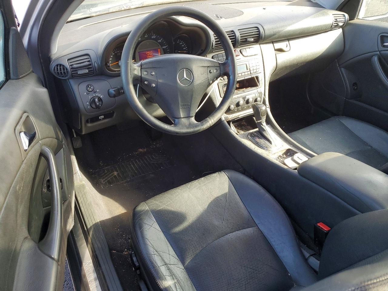 2002 Mercedes-Benz C class VIN WDBRN47JX2A356479 photo 8