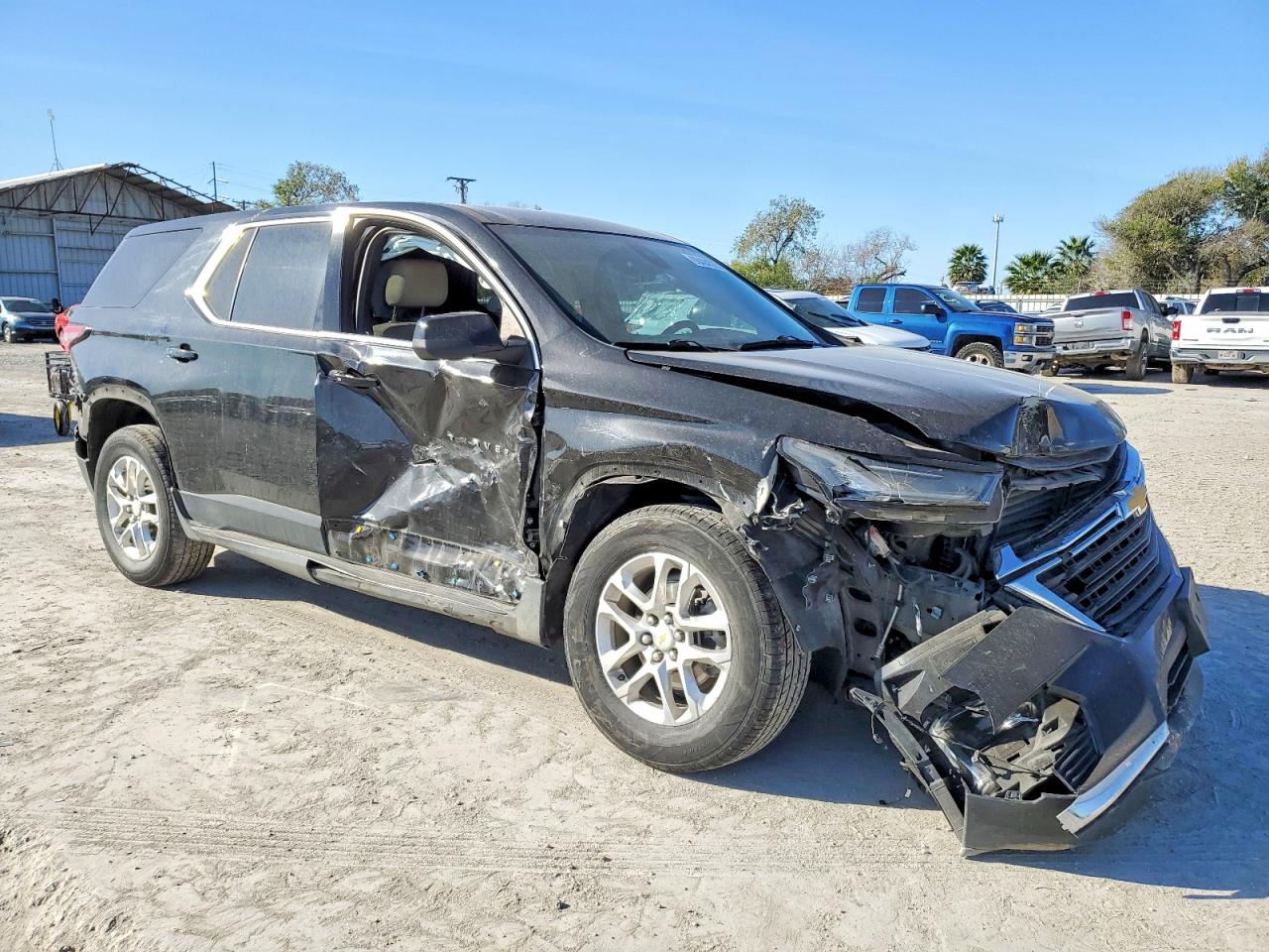 2022 Chevrolet Traverse VIN 1GNERFKW5NJ155376 photo 4