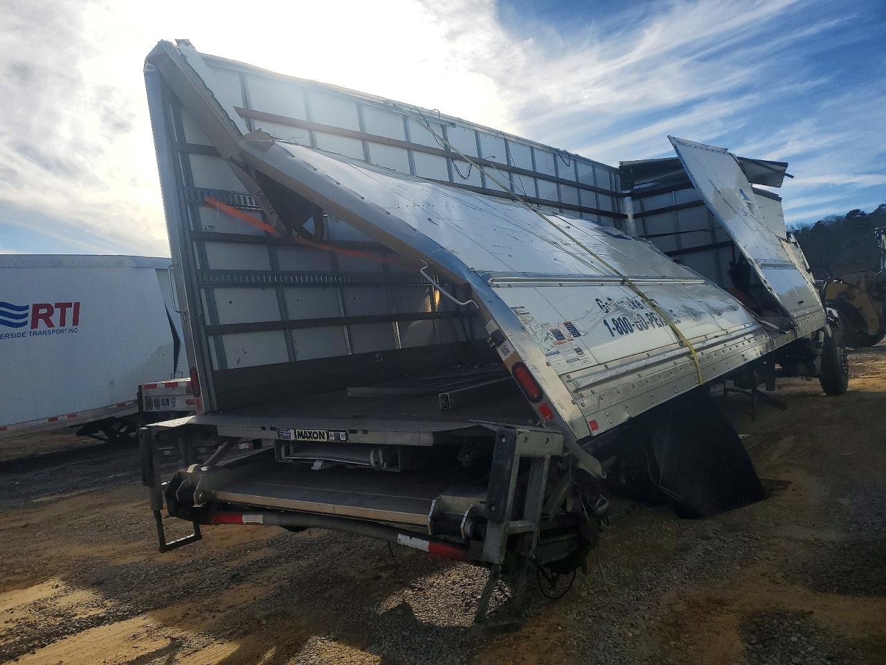 2023 FREIGHTLINER All other VIN 3ALACWFC8PDNT1596 photo 3