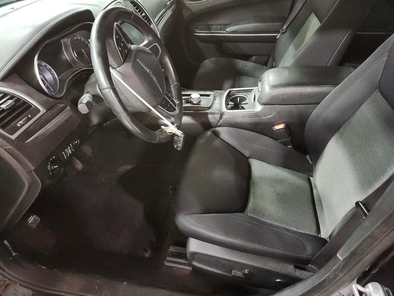 2018 Chrysler 300 VIN 2C3CCAAG0JH320989 photo 7