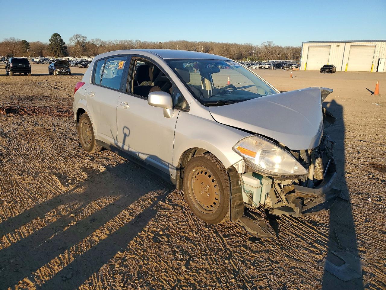 2008 Niss Versa VIN 3N1BC13E98L431967 photo 4