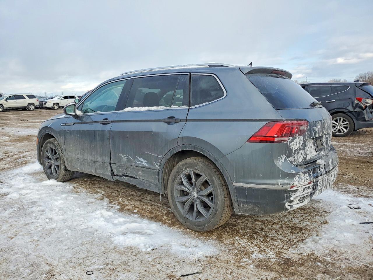 2023 Volkswagen Tiguan VIN 3VVNB7AX3PM074042 photo 2