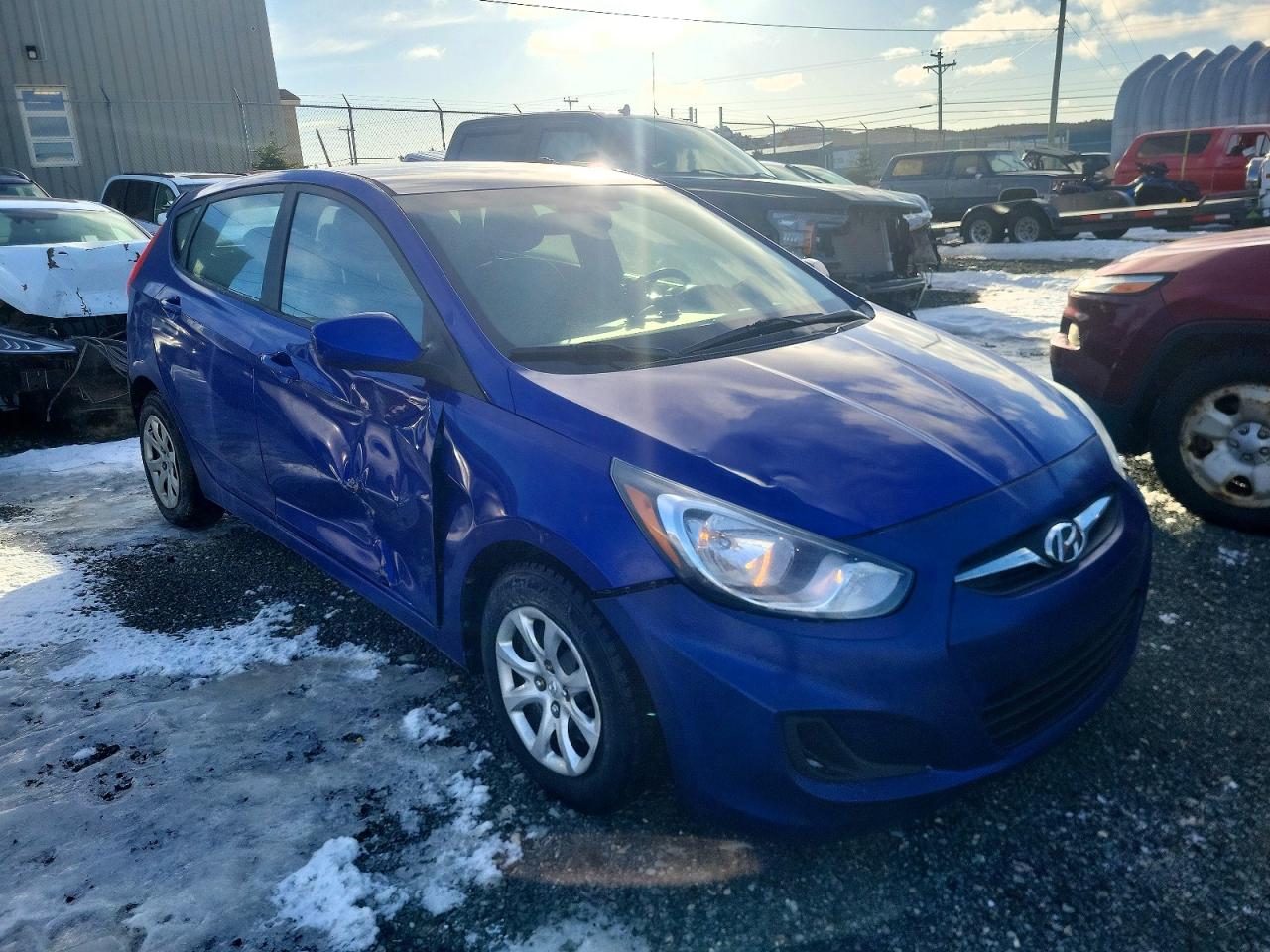 2014 Hyundai Accent VIN KMHCT5AE9EU184992 photo 4