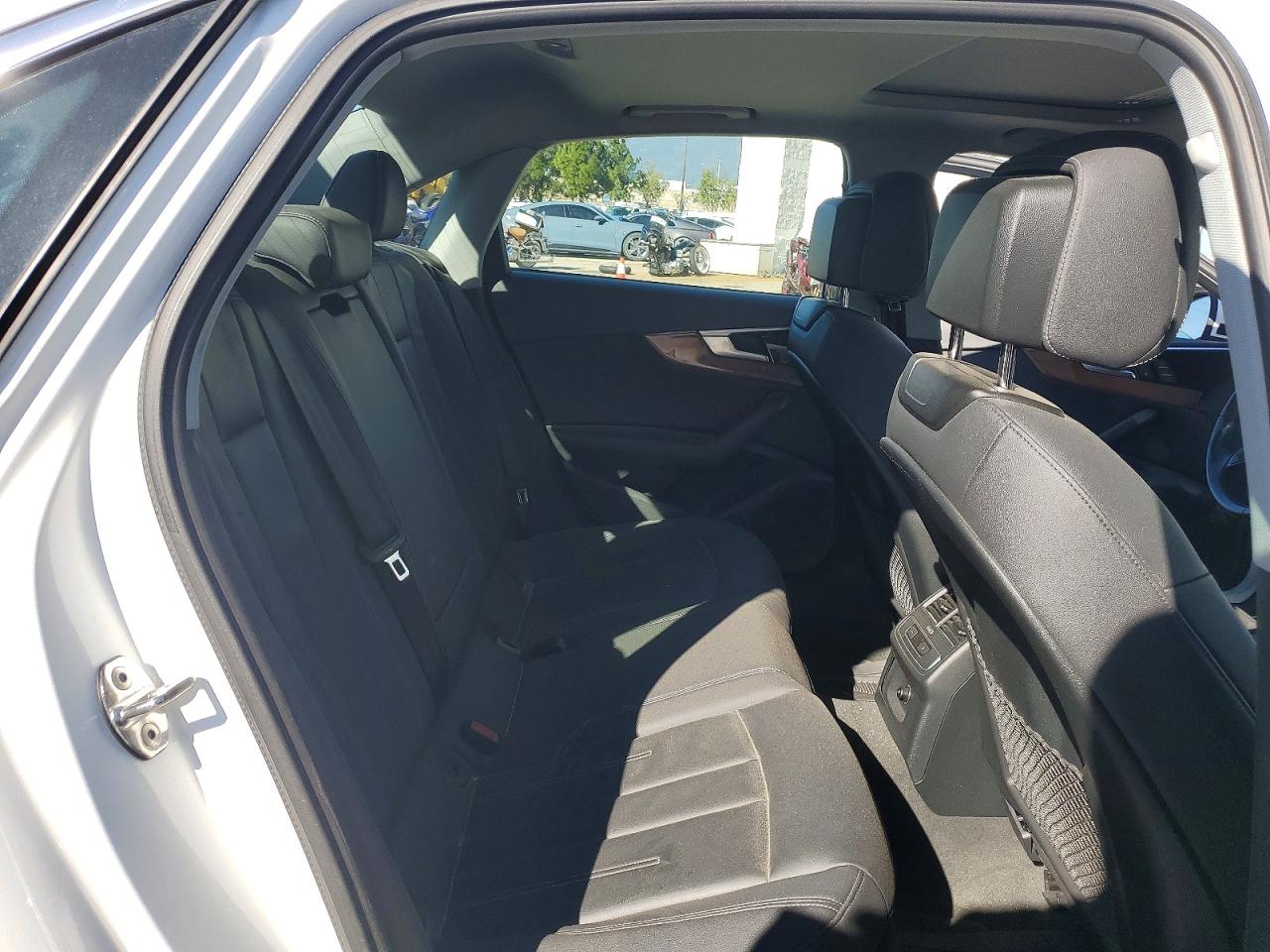 2022 Audi A4 VIN WAUABAF4XNN003364 photo 10
