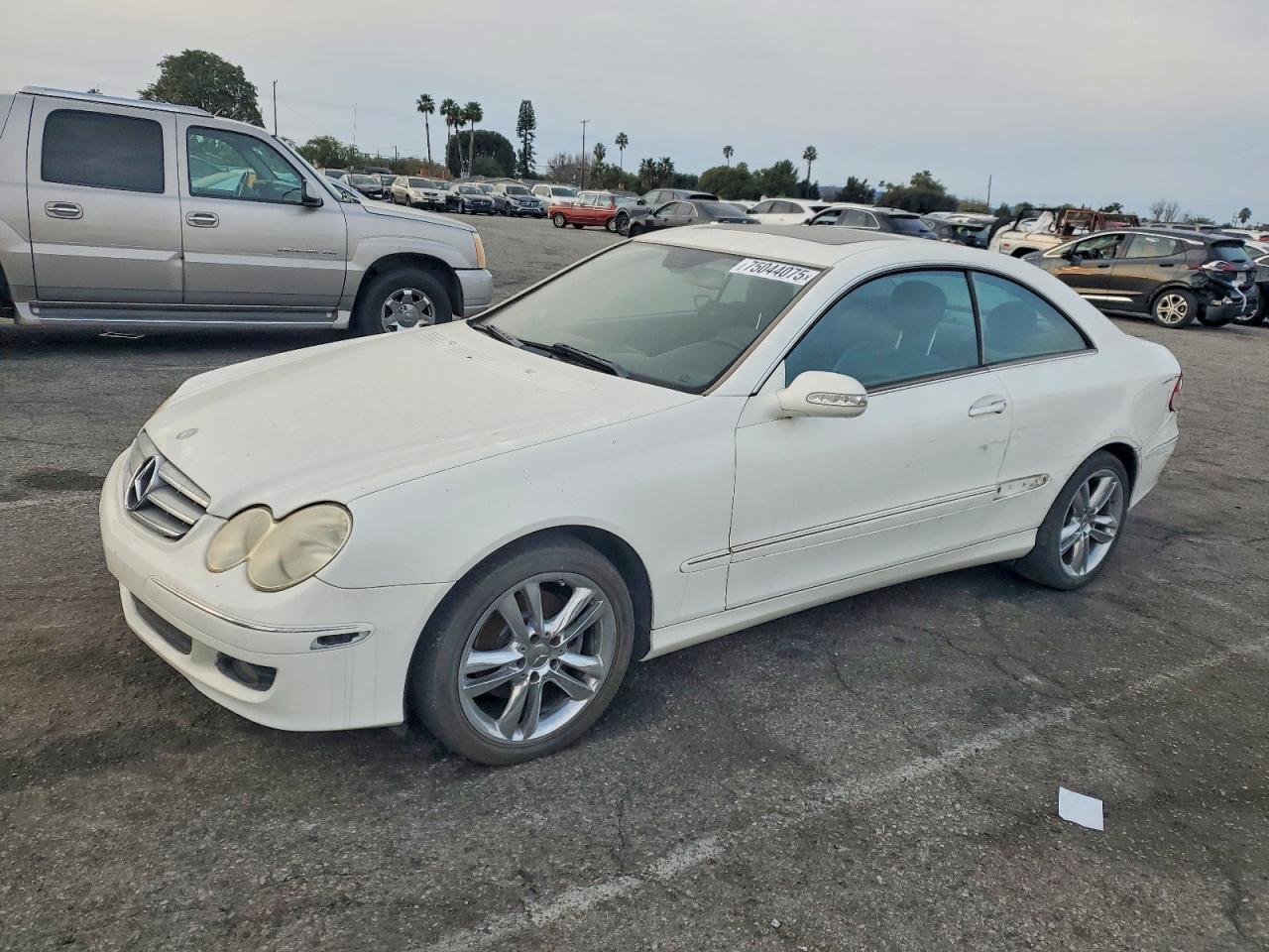 2006 Mercedes-Benz Clk-class VIN WDBTJ56H46F196811 photo 1