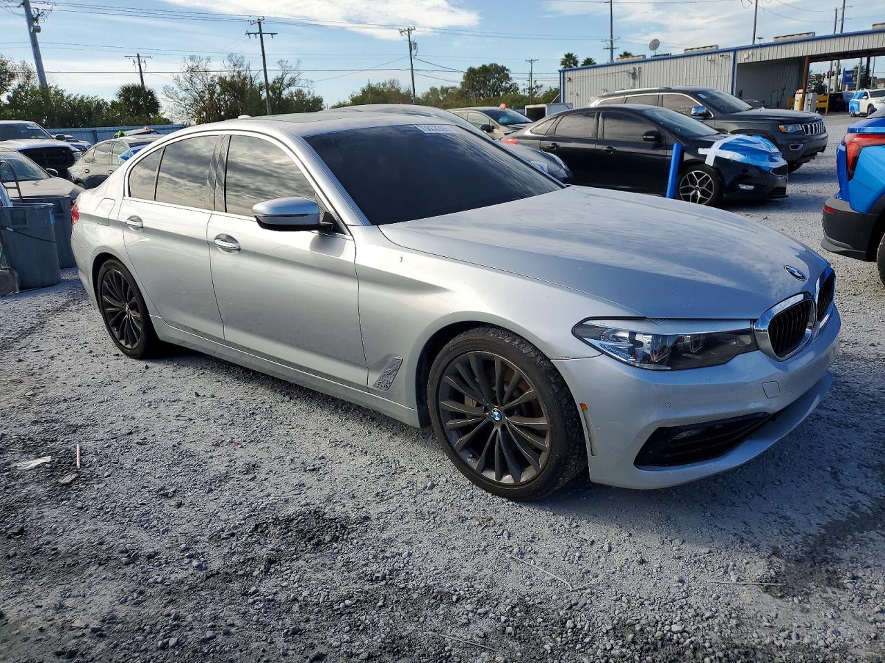 2017 BMW 5 series VIN WBAJA7C38HG903741 photo 4