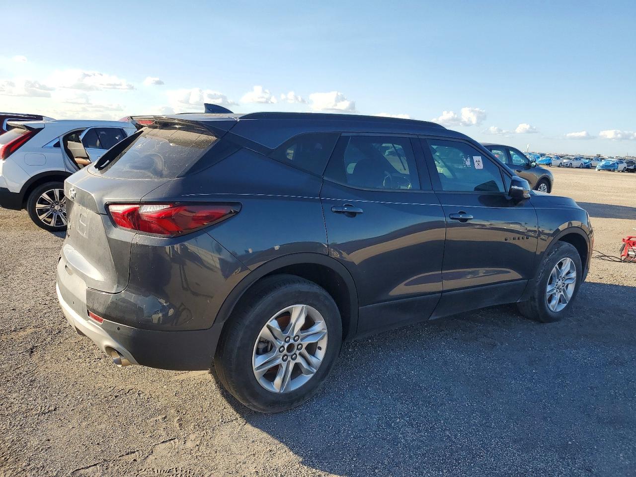 2021 Chevrolet Blazer VIN 3GNKBCRS1MS529486 photo 3
