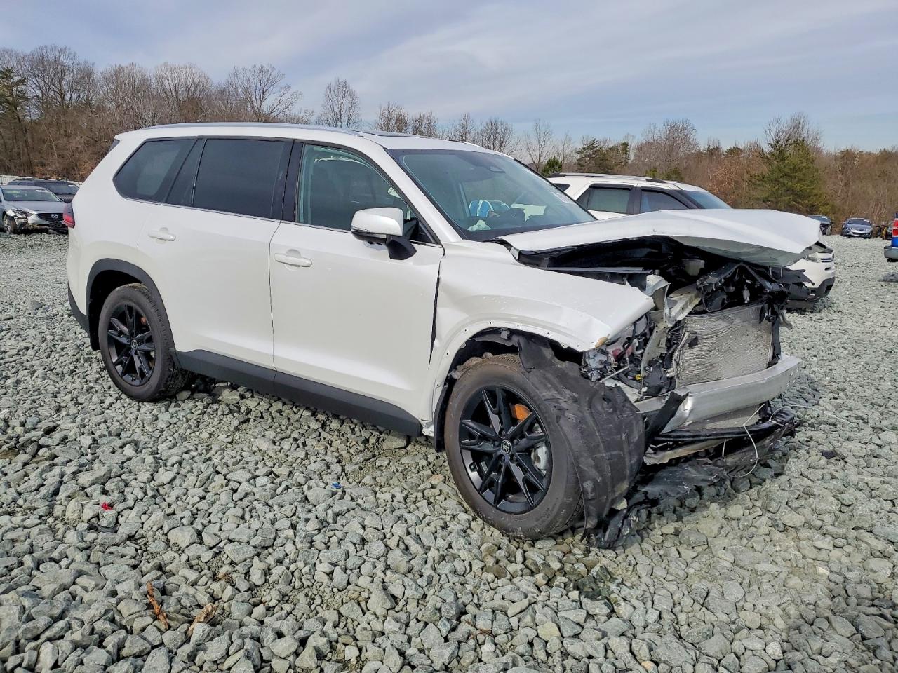 2025 Toyota Grand Highlander VIN 5TDAAAB53SS082189 photo 4