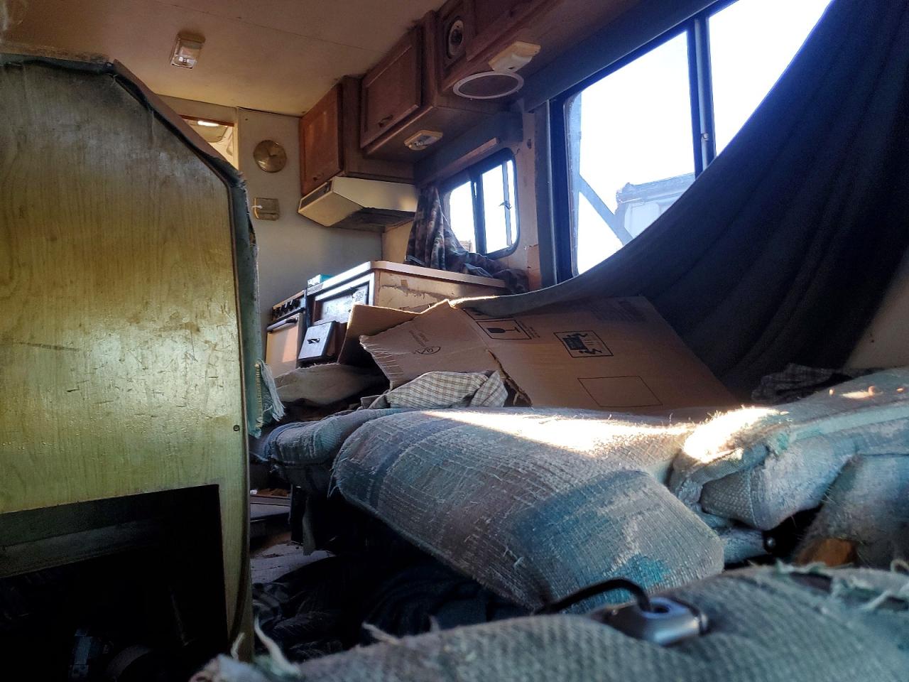 1991 WINNEBAGO Motorhome VIN 1T5VN94T2L0015454 photo 6