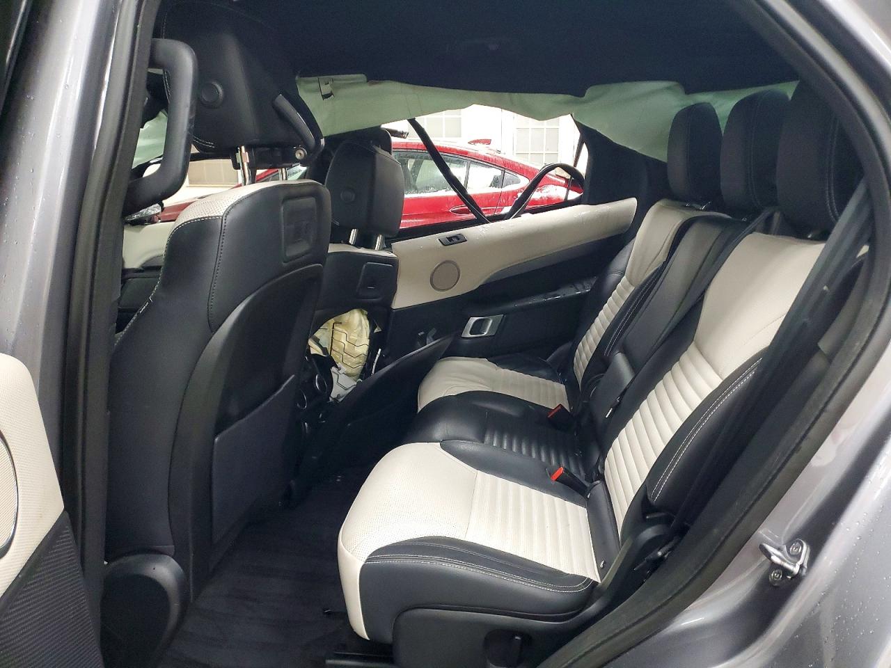 2021 Land Discovery VIN SALRT2RX8M2448306 photo 11