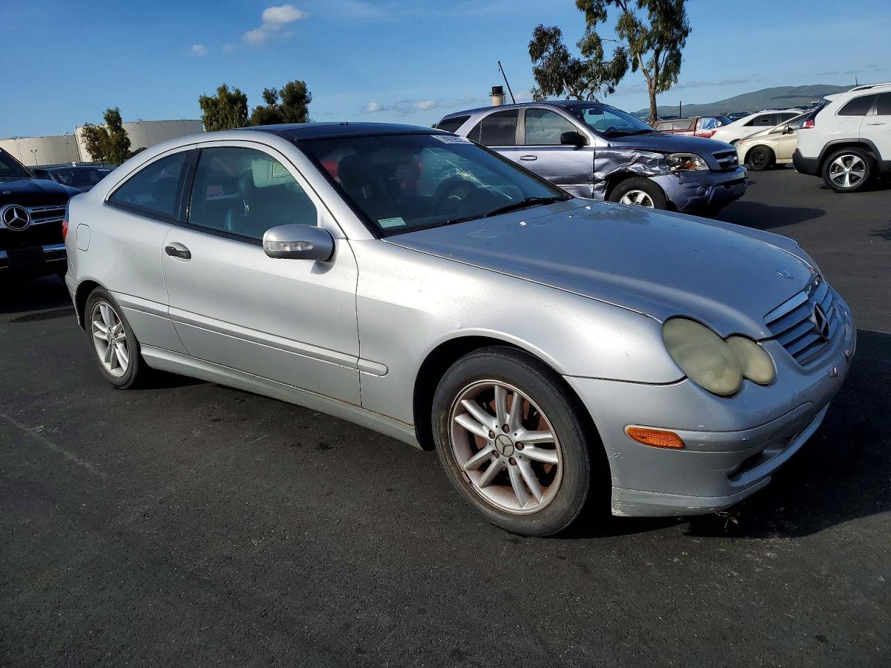 2002 Mercedes-Benz C class VIN WDBRN47JX2A356479 photo 4
