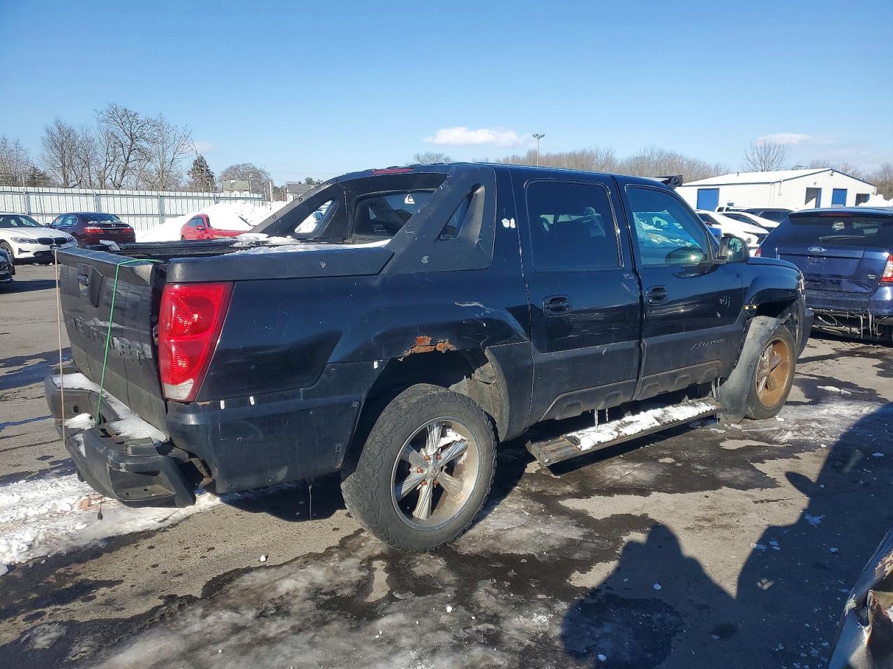 2002 Chevrolet Avalanche VIN 3GNEK13T32G281728 photo 3