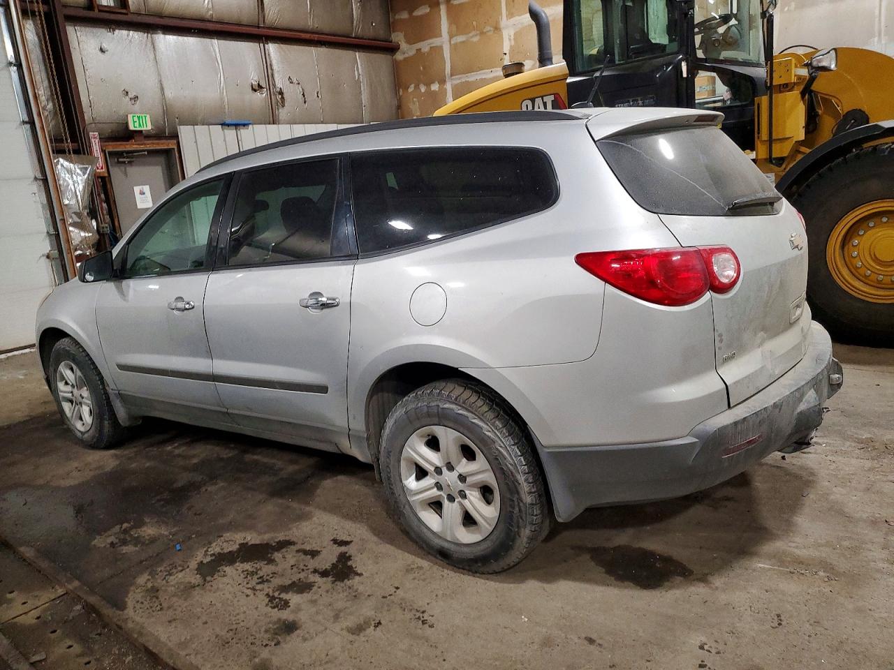 2011 Chev Traverse VIN 1GNKVFEDXBJ303588 photo 2