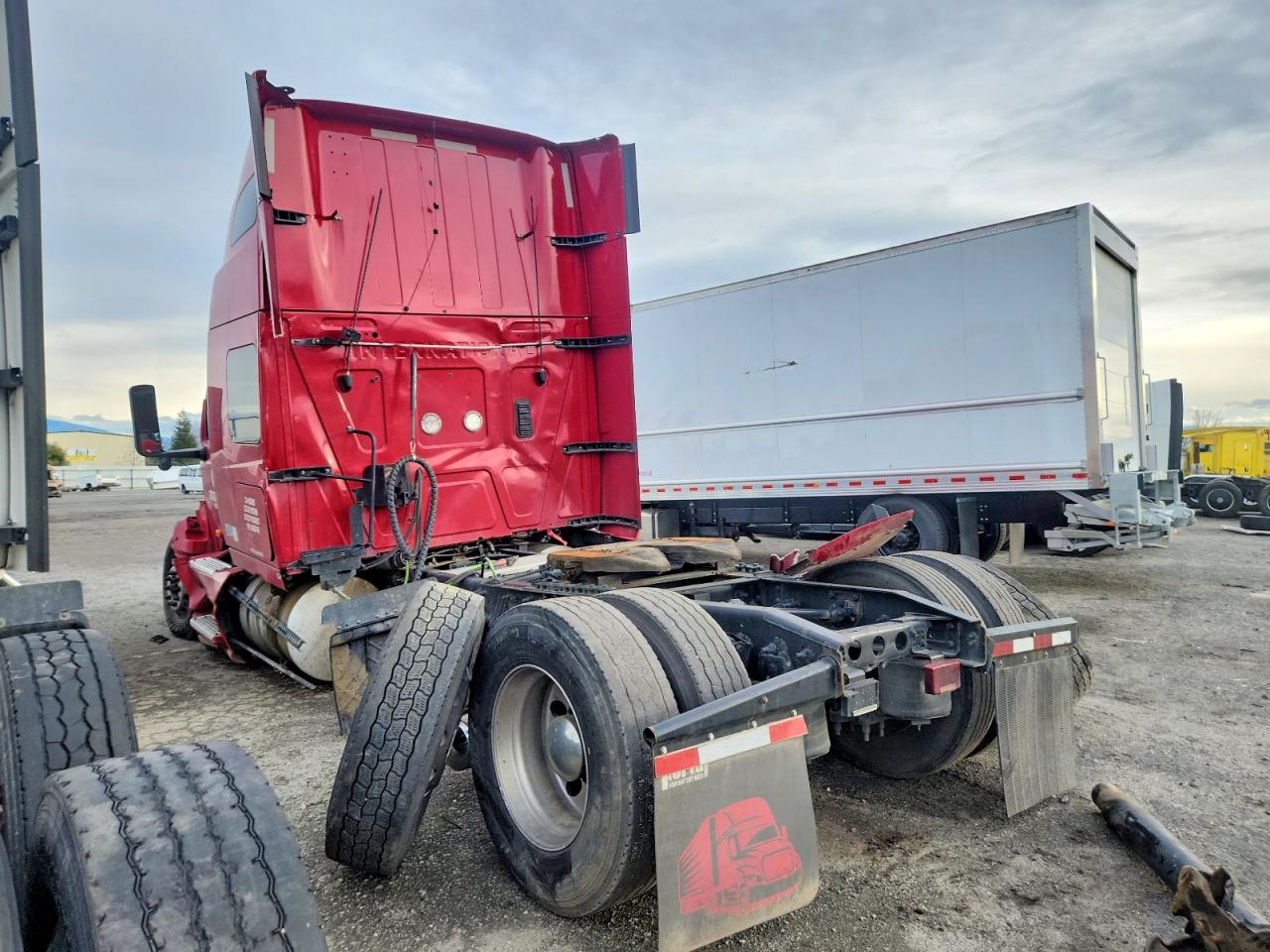 2020 International All models VIN 3HSDZAPR6LN186745 photo 3