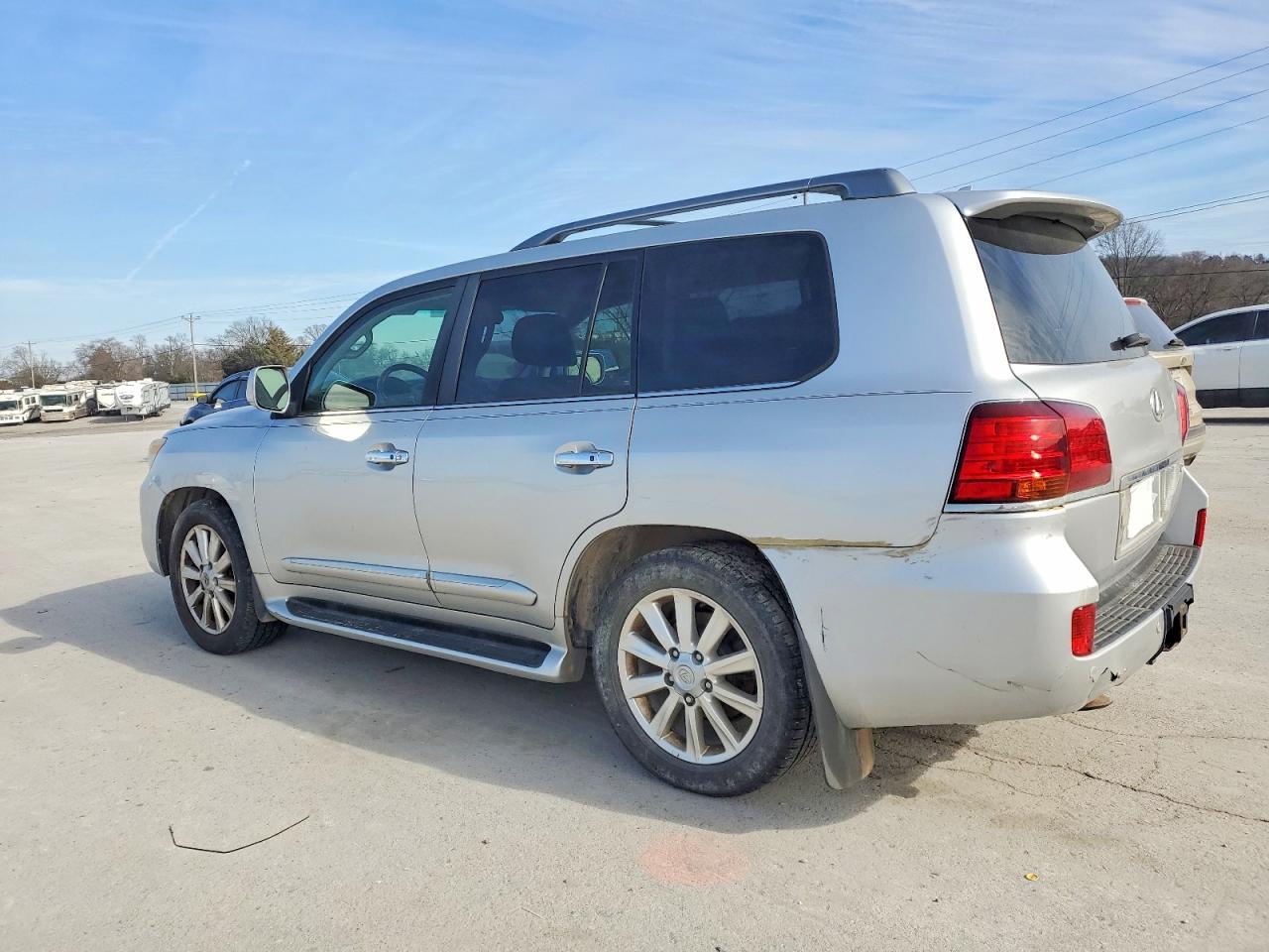 2011 Lexus Lx570 VIN JTJHY7AX1B4061219 photo 2