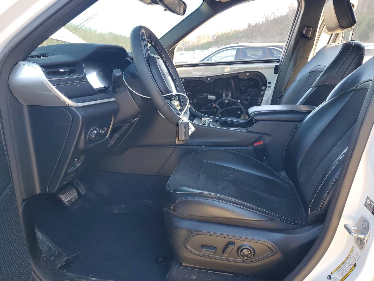 2023 JEEP Cherokee VIN 1C4RJHAG6PC554831 photo 7