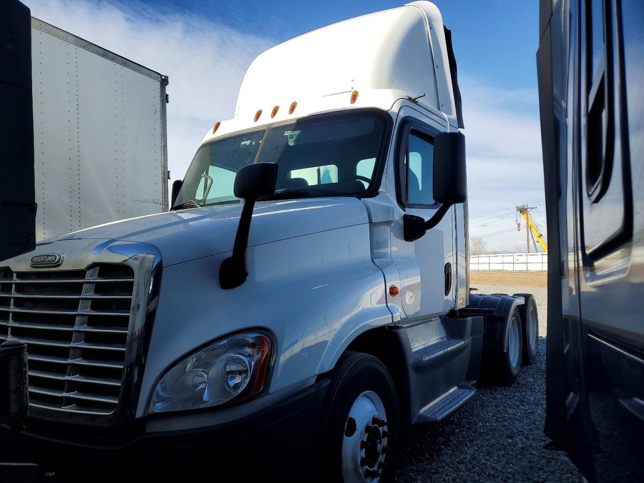 2016 FREIGHTLINER All other VIN 1FUJGEDV6GLHC5914 photo 2