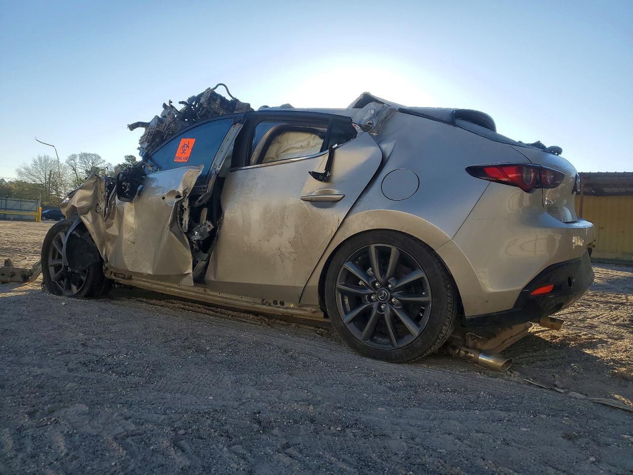 2023 Mazda 3 VIN JM1BPALM8P1610516 photo 2
