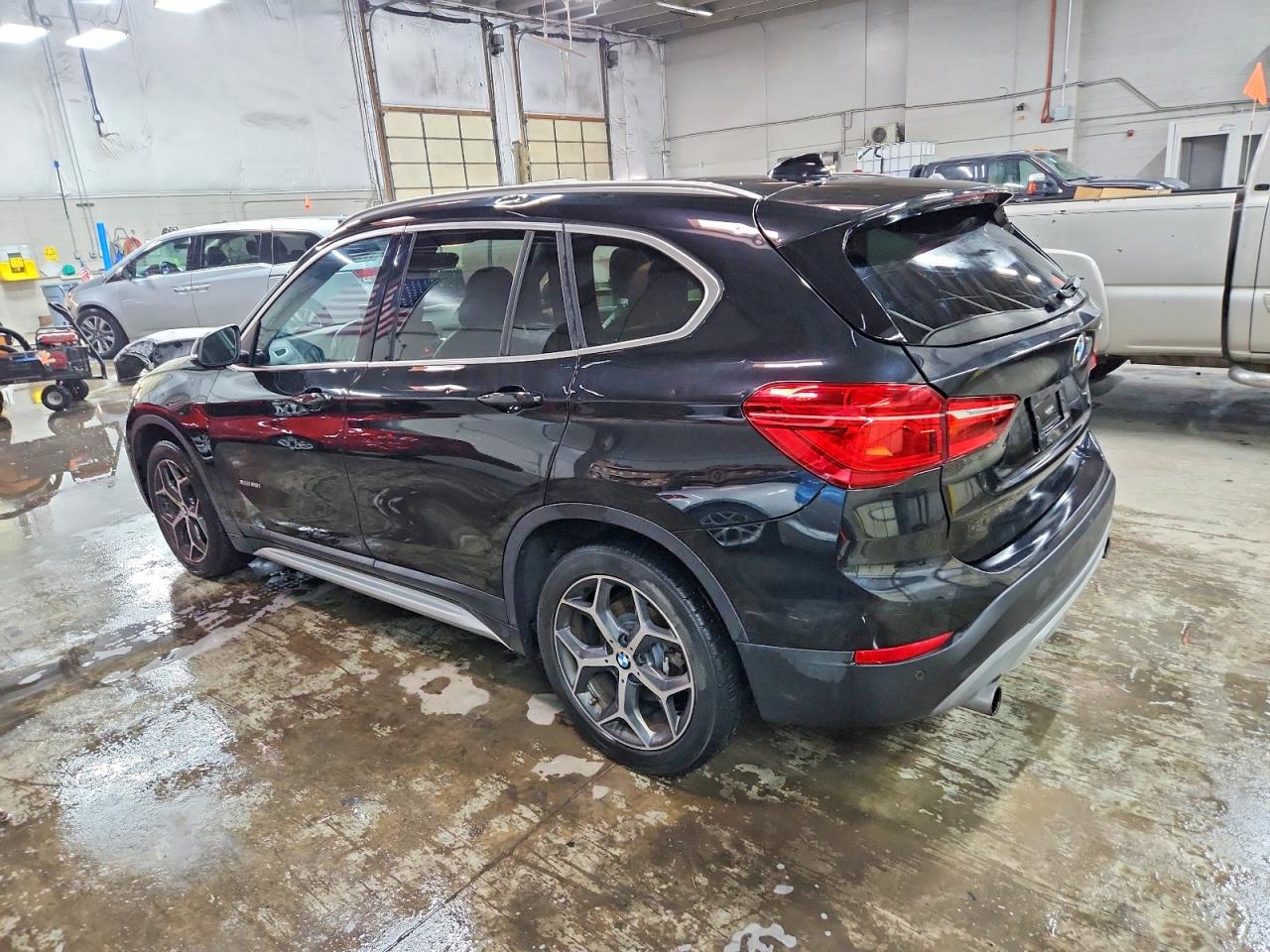 2018 BMW X1 VIN WBXHT3C31J5F92200 photo 2